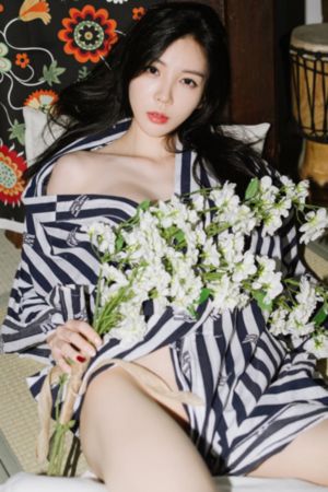 校花掀起裙底给我喂精子小说_BD免费观看最新